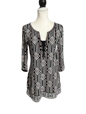WHBM Blouse Tunic Women’s Size M Black Multicolor V Neck 3/4 Sleeves Geometric
